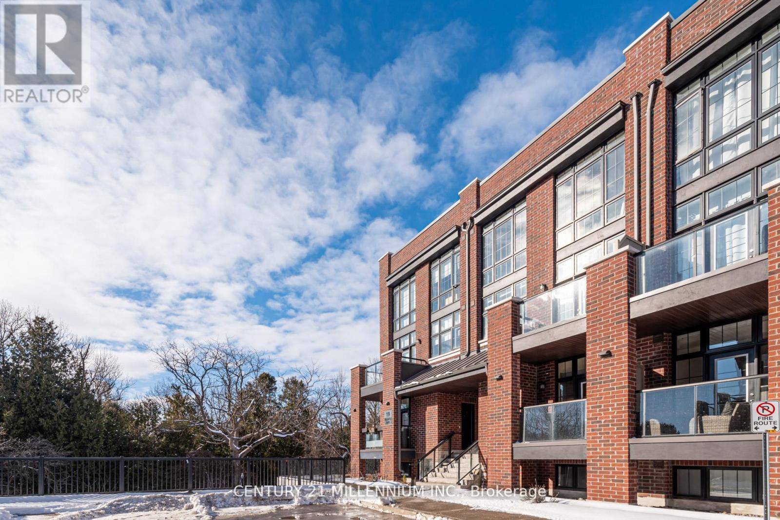 Whitchurch-stouffville (stouffville), ON L4A4T4,19 Bellcastle Gate #340