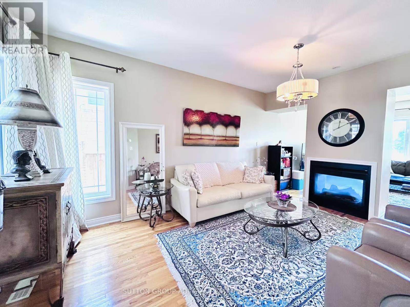 Richmond Hill (rouge Woods), ON L4S2G9,33 TOPOROWSKI AVENUE