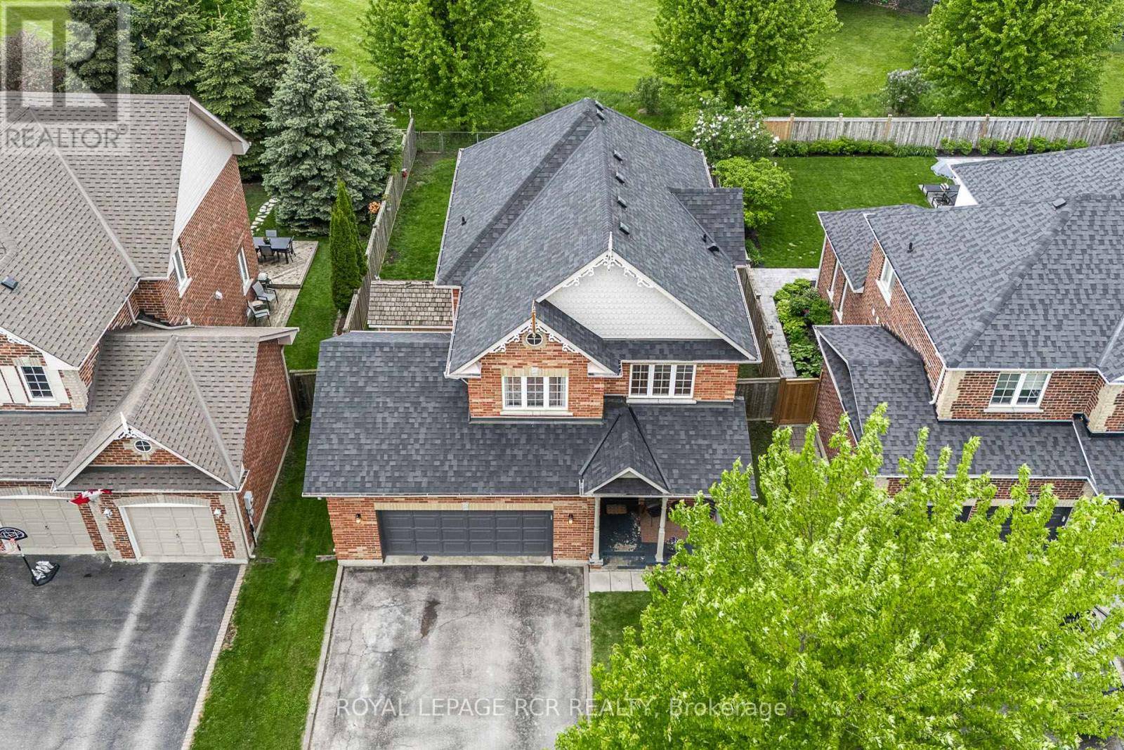 Uxbridge, ON L9P1Z8,4 CASETON CRESCENT