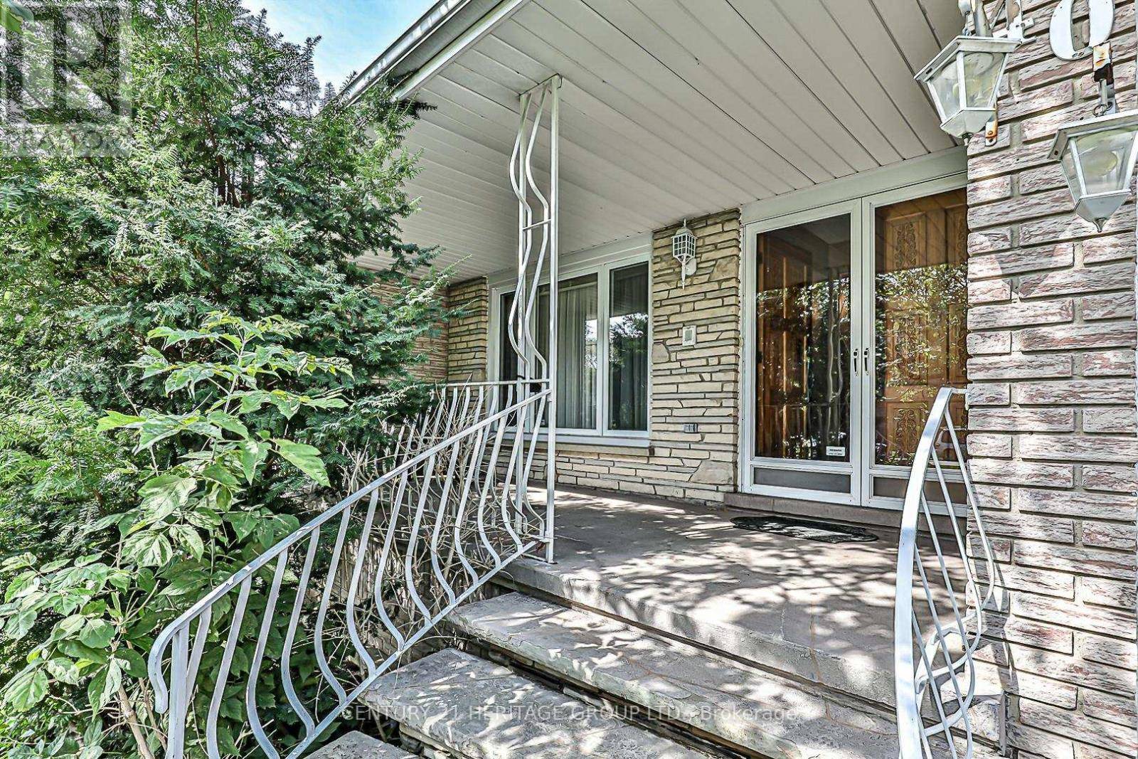 Richmond Hill (north Richvale), ON L4C3T8,40 WELDRICK ROAD W