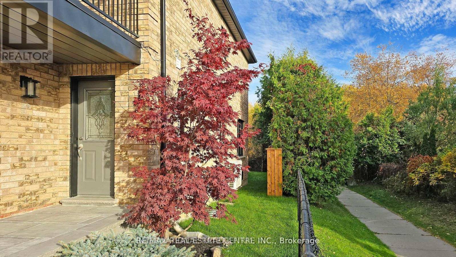 Richmond Hill (oak Ridges Lake Wilcox), ON L4E4E6,69 Bayswater AVE #Upper