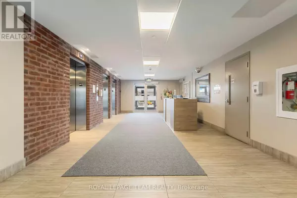 Markham (cedarwood), ON L3S0C9,7325 Markham RD #406