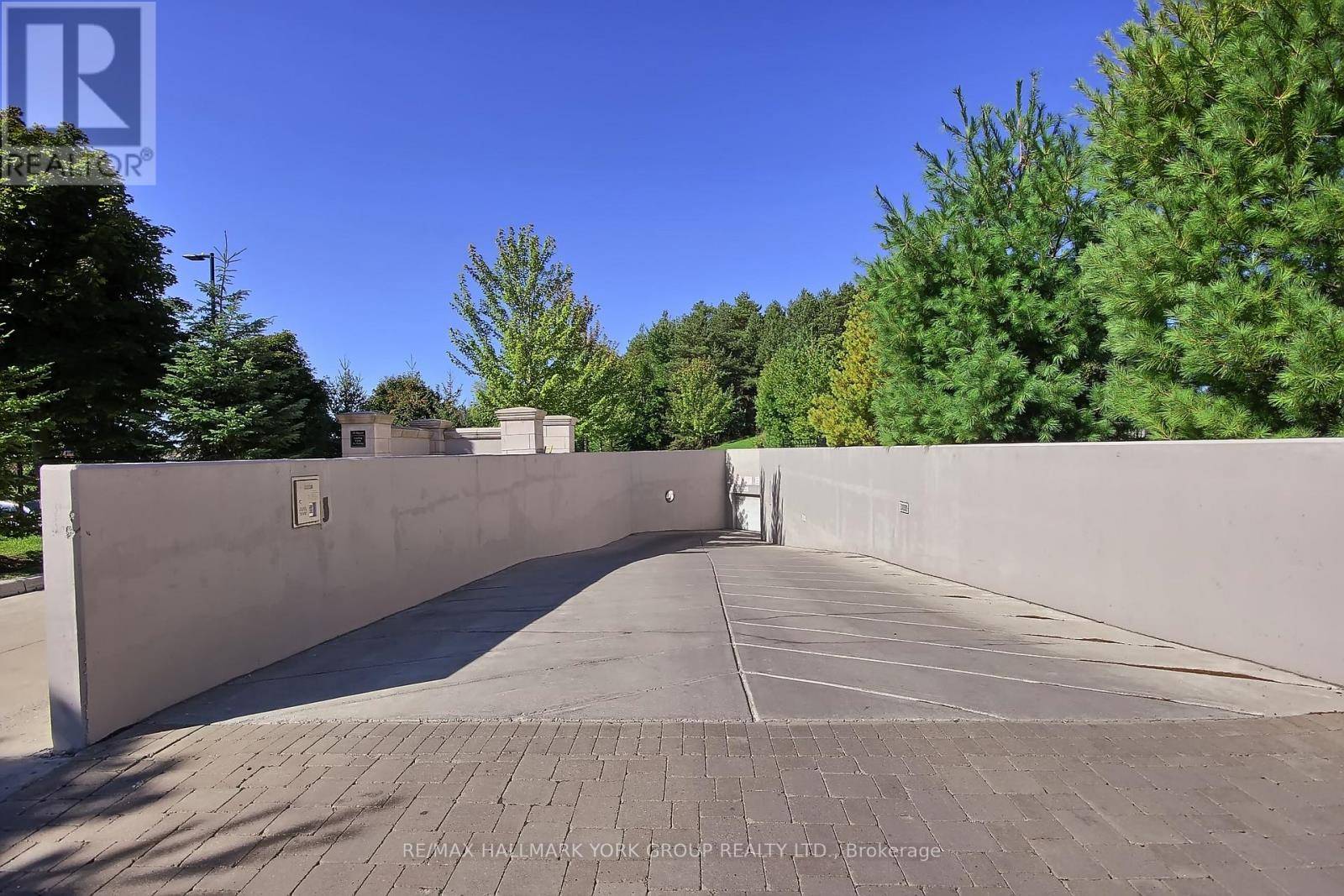 180 JOHN WEST WAY, Aurora (bayview Wellington), ON L4G0R3
