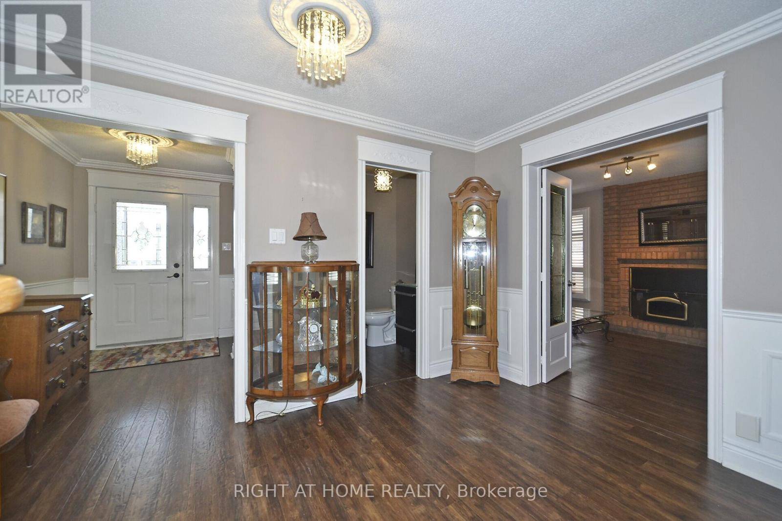 Vaughan (maple), ON L6A1B1,136 OLIVER LANE