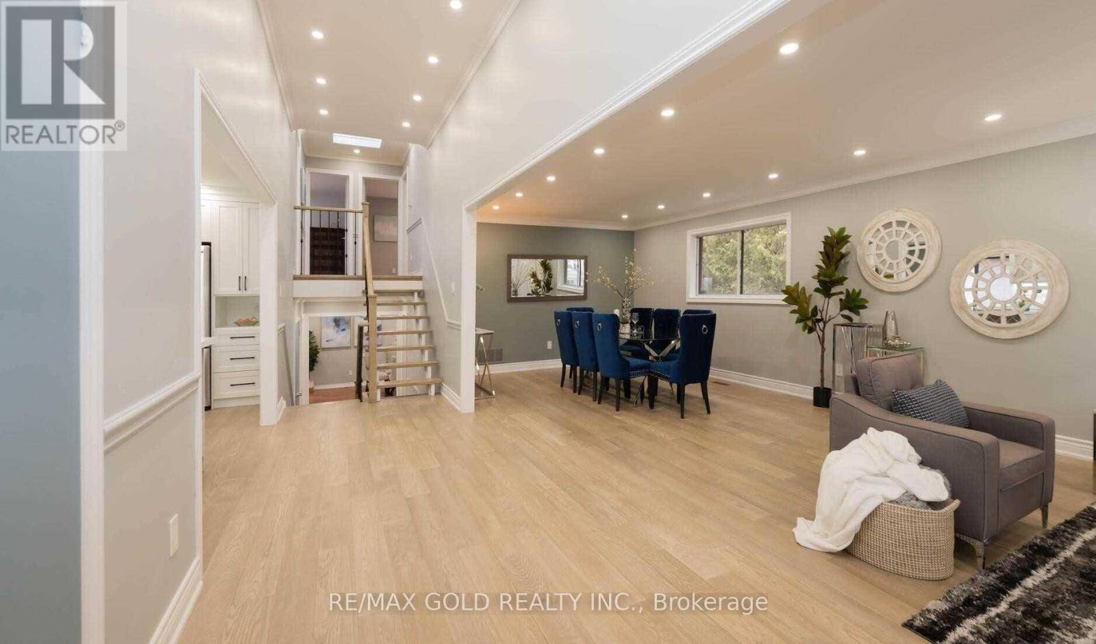 Richmond Hill (south Richvale), ON L4C6L9,20 GARDEN AVENUE