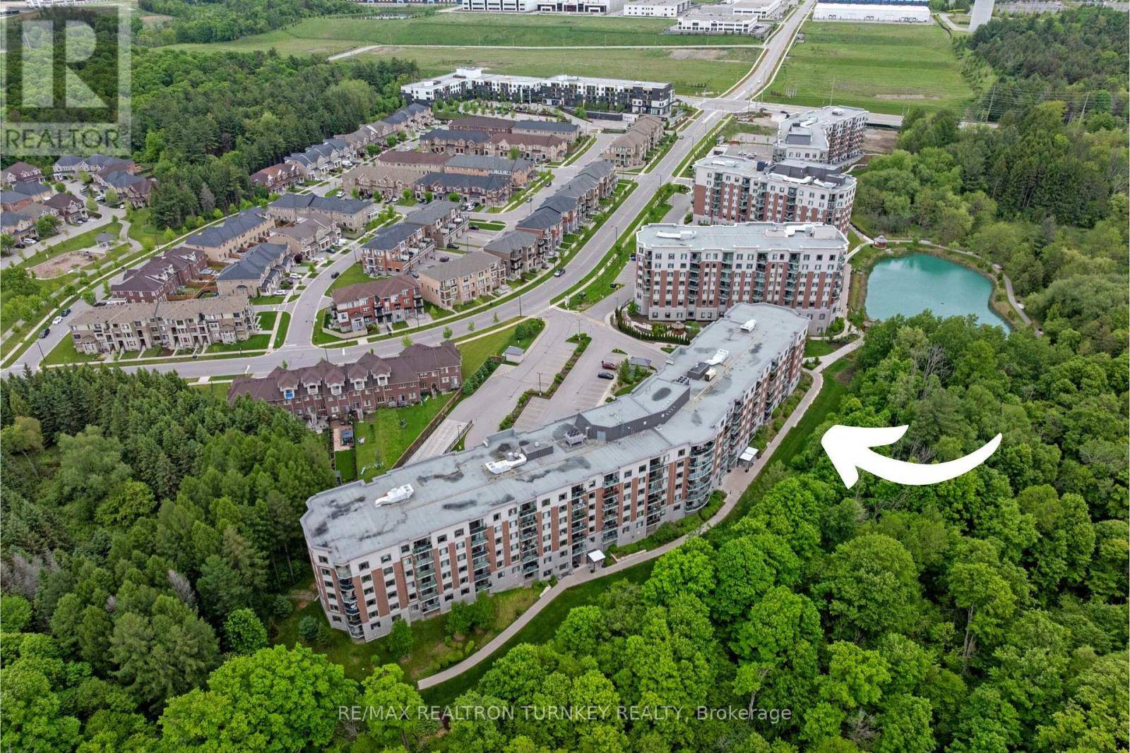 Aurora, ON L4G1X4,420 William Graham DR #221
