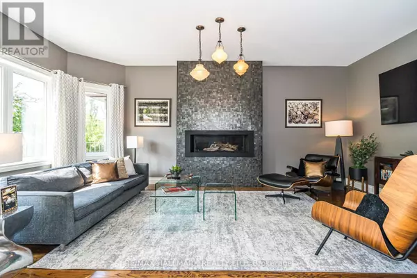 111 OAK AVENUE, Richmond Hill (south Richvale), ON L4C6R6