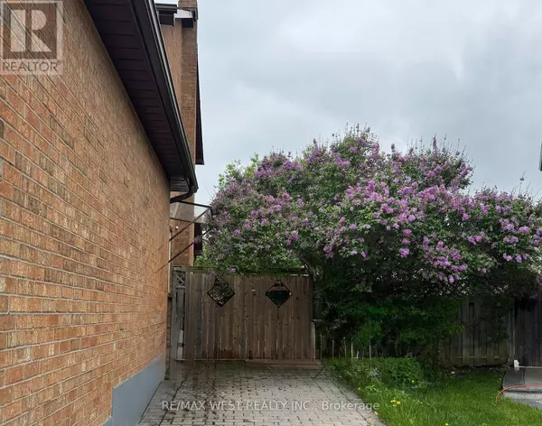 10 PAGEHURST COURT, Richmond Hill (harding), ON L4C8G7