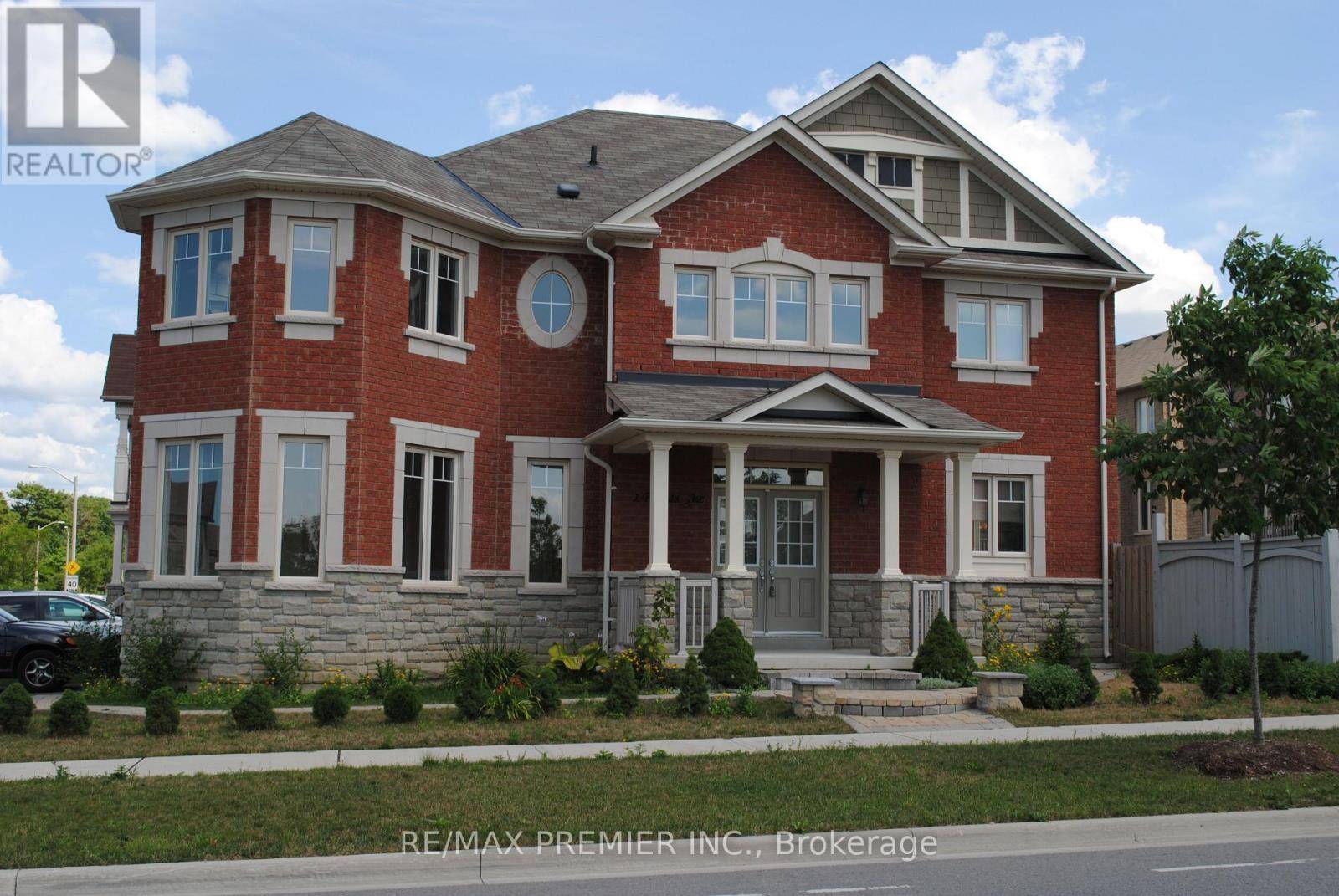 1 POULIAS AVENUE, Richmond Hill (oak Ridges), ON L4E4X5