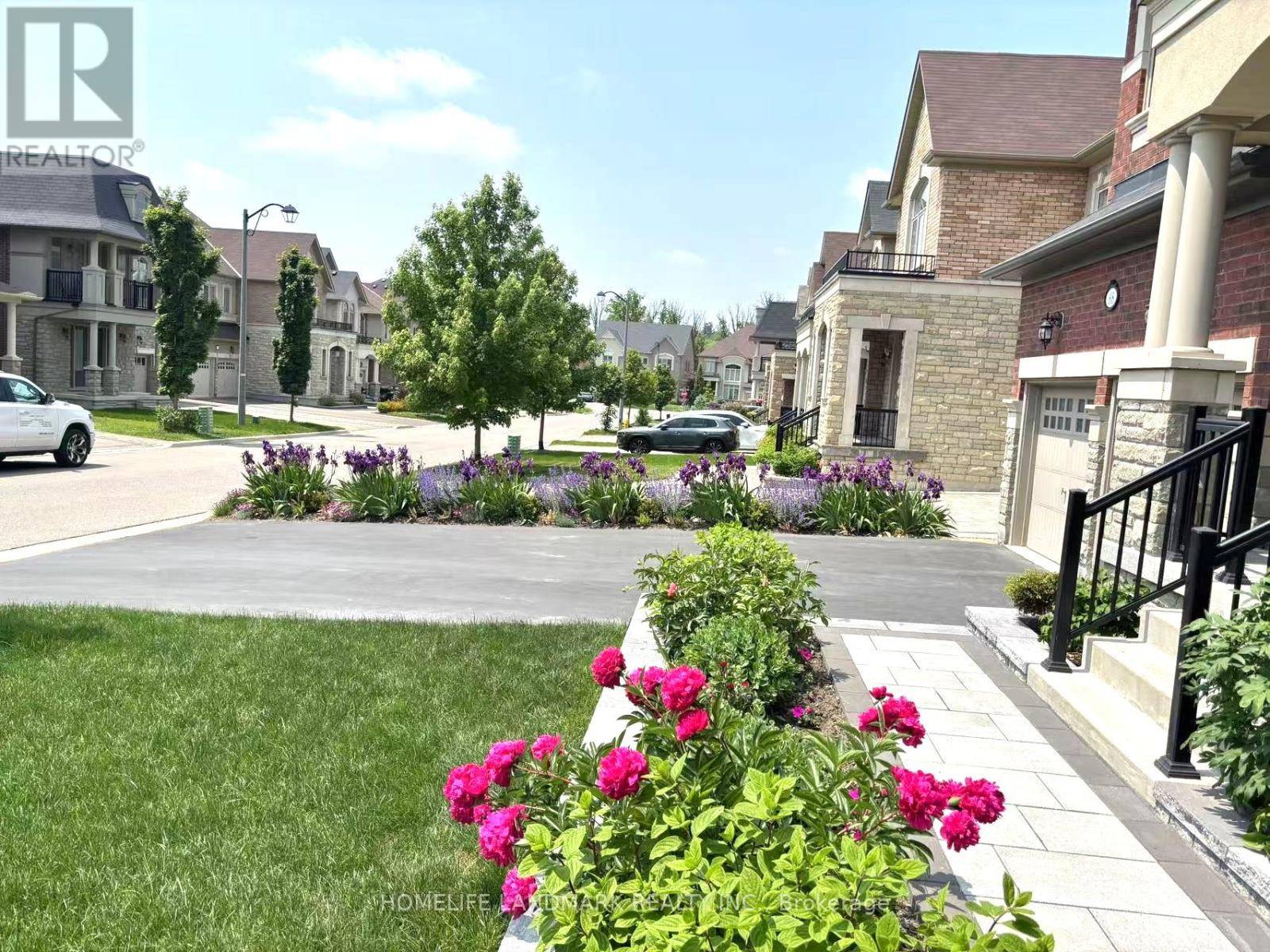 Vaughan (patterson), ON L6A0Z8,68 RANDOLPH DRIVE