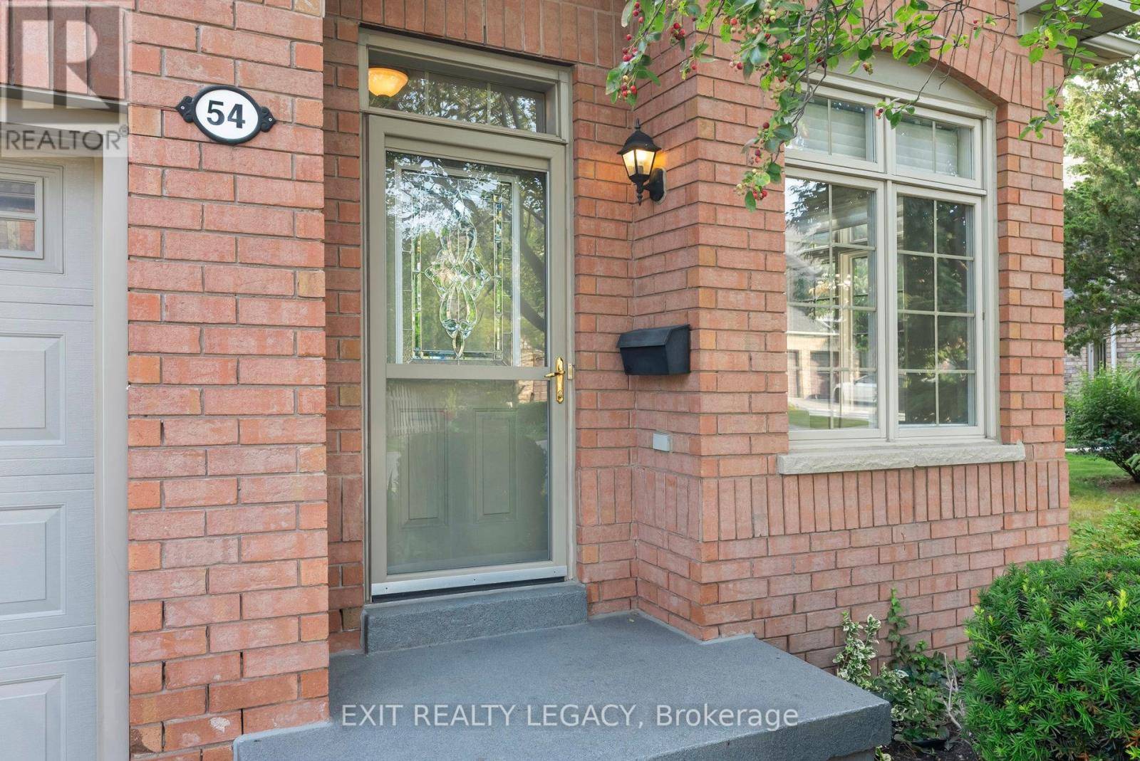 Markham (greensborough), ON L6E2A2,54 LOUISBOURG WAY W