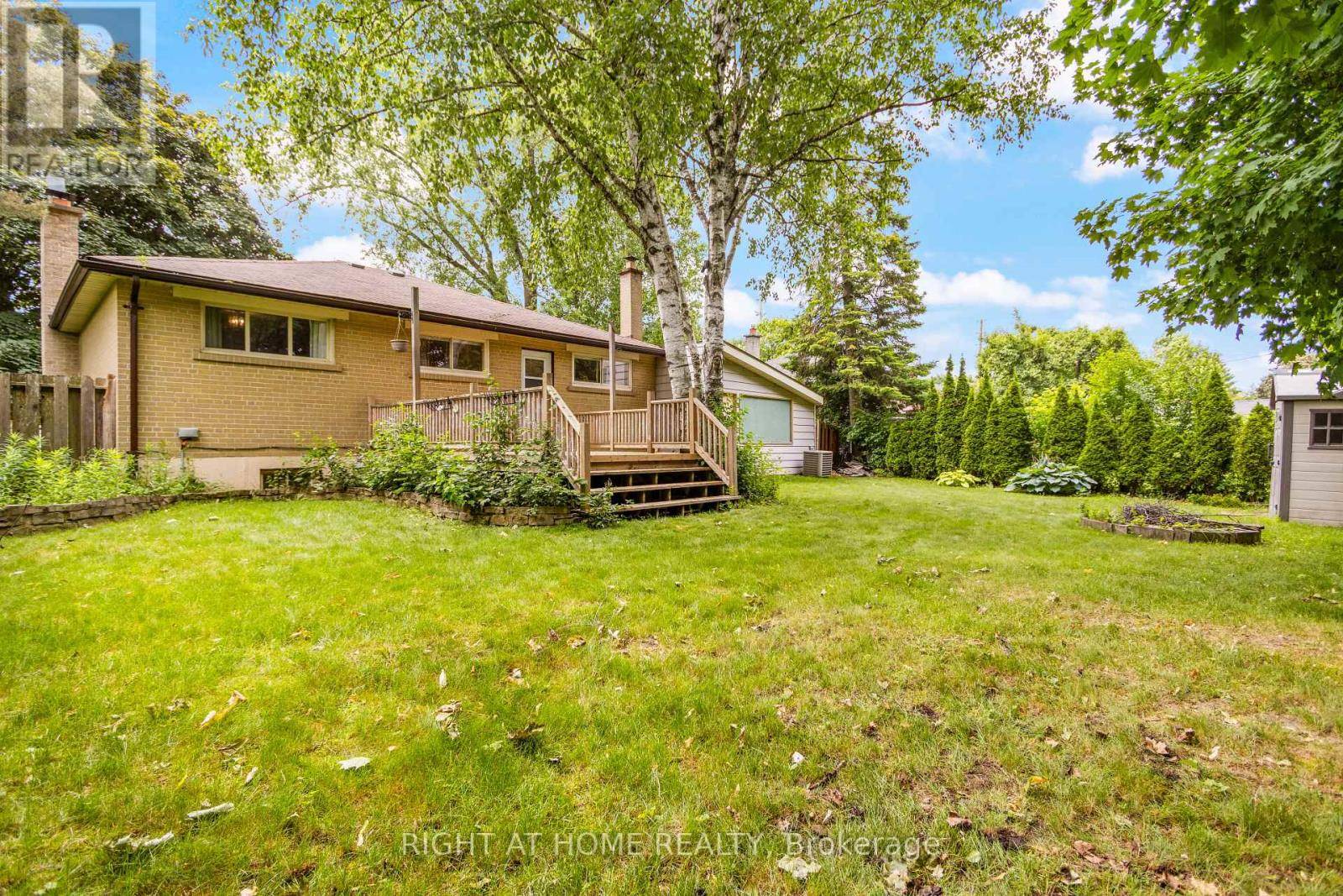 Aurora (aurora Highlands), ON L4G2C5,102 MURRAY DRIVE
