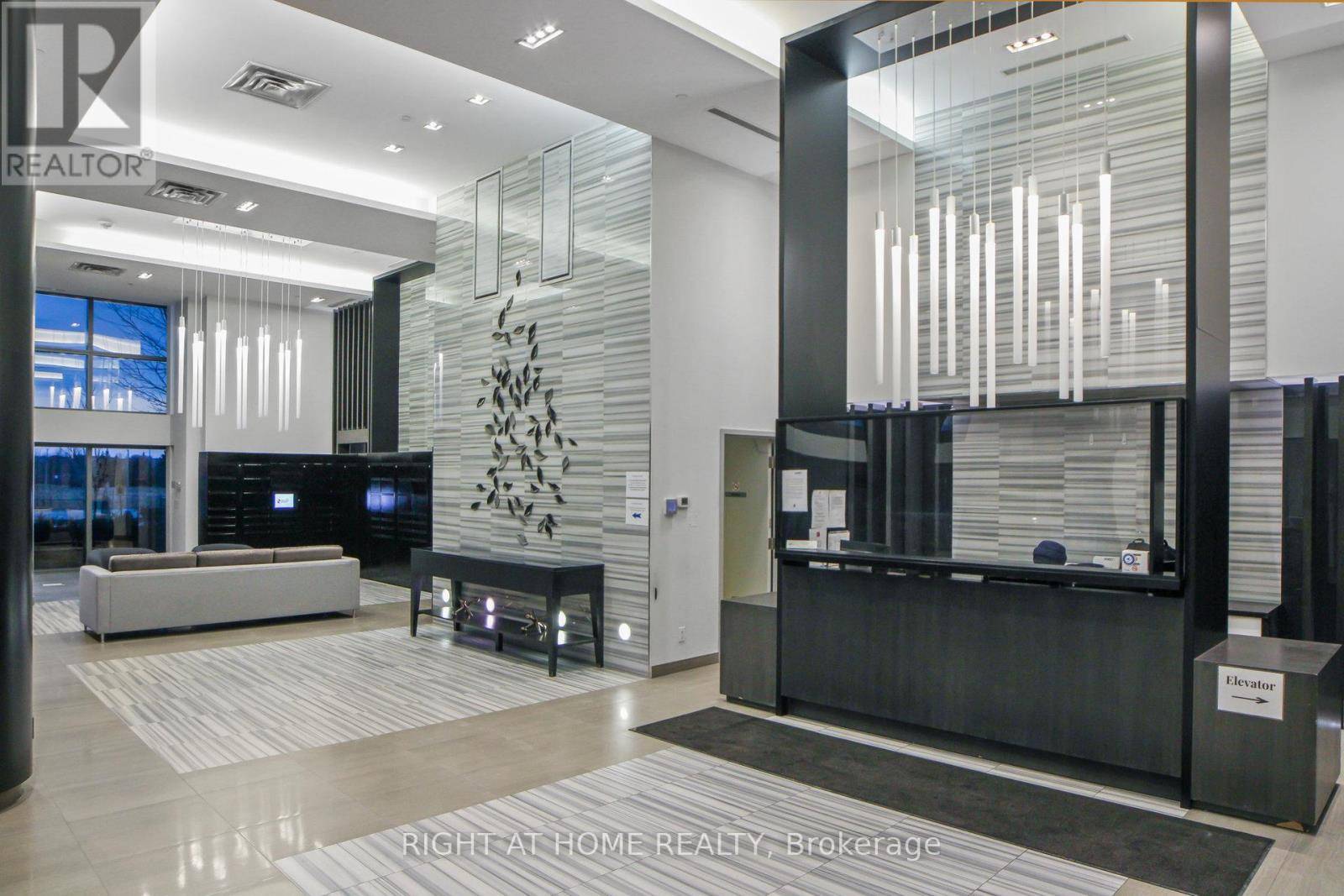 Richmond Hill (langstaff), ON L4B0E8,55 Oneida CRES #PH08