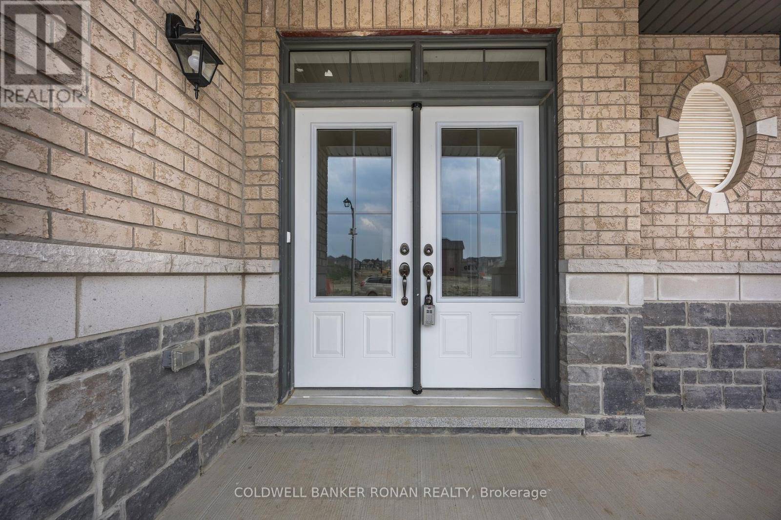New Tecumseth, ON L9R1V4,23 FENN CRESCENT