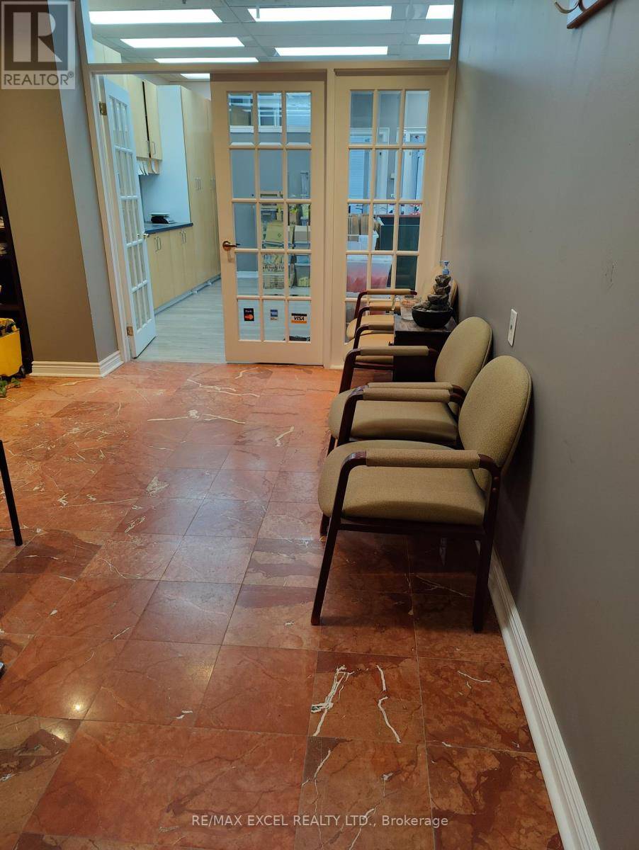 Vaughan (crestwood-springfarm-yorkhill), ON L4J8H9,7368 Yonge ST #201