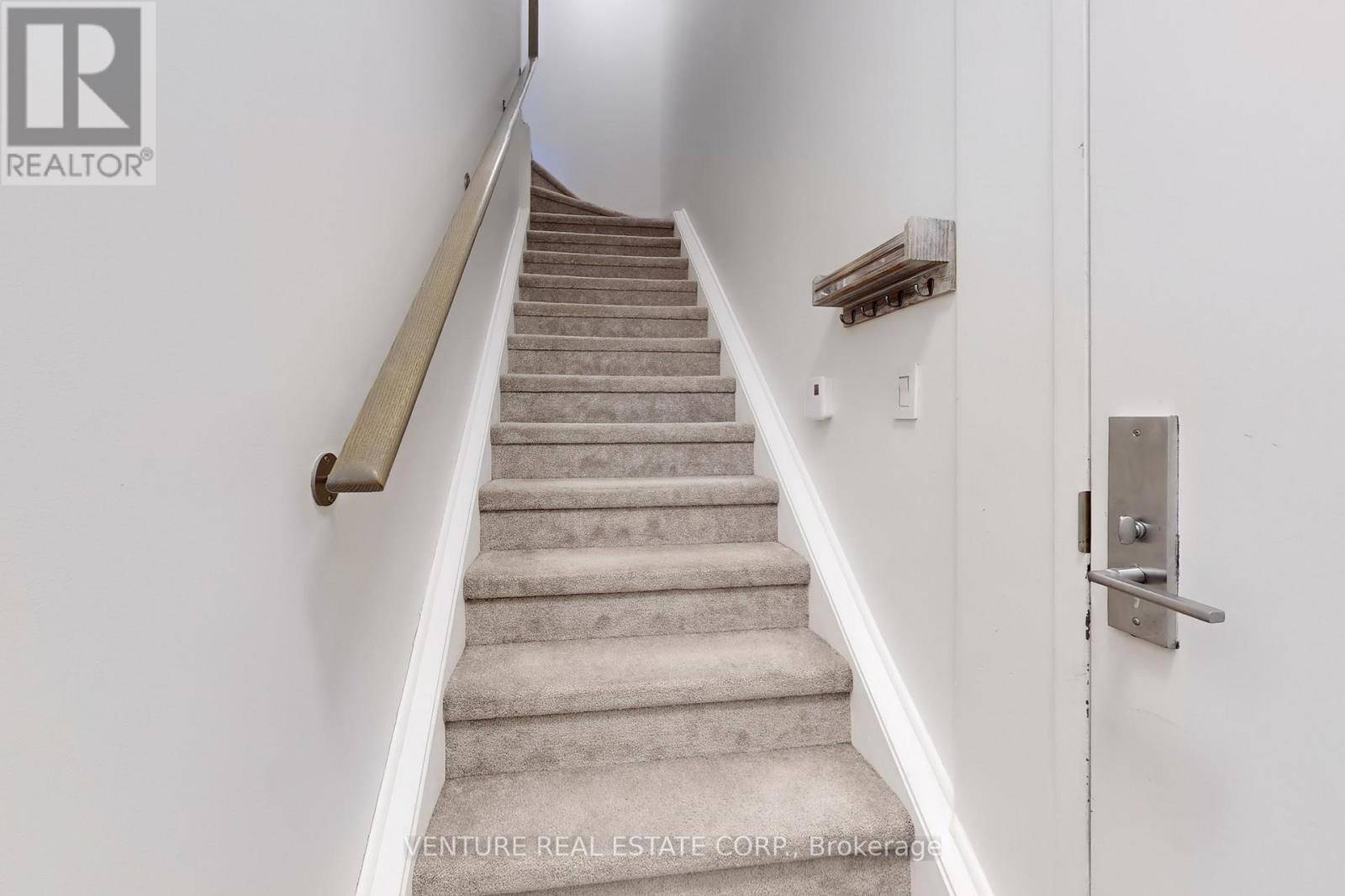 Vaughan (east Woodbridge), ON L4L0H4,26 Bruce ST #E11