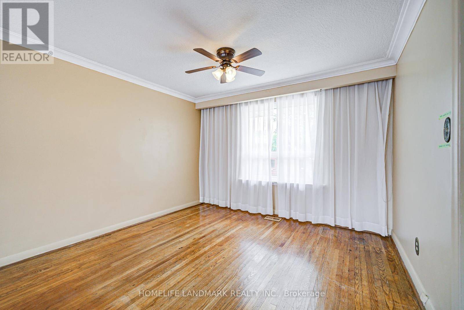 Richmond Hill (harding), ON L4C1R3,296 BOISDALE AVENUE