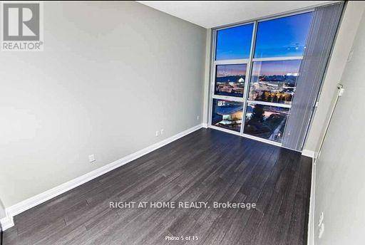Richmond Hill (doncrest), ON L4B3V1,8763 Bayview AVE East #813