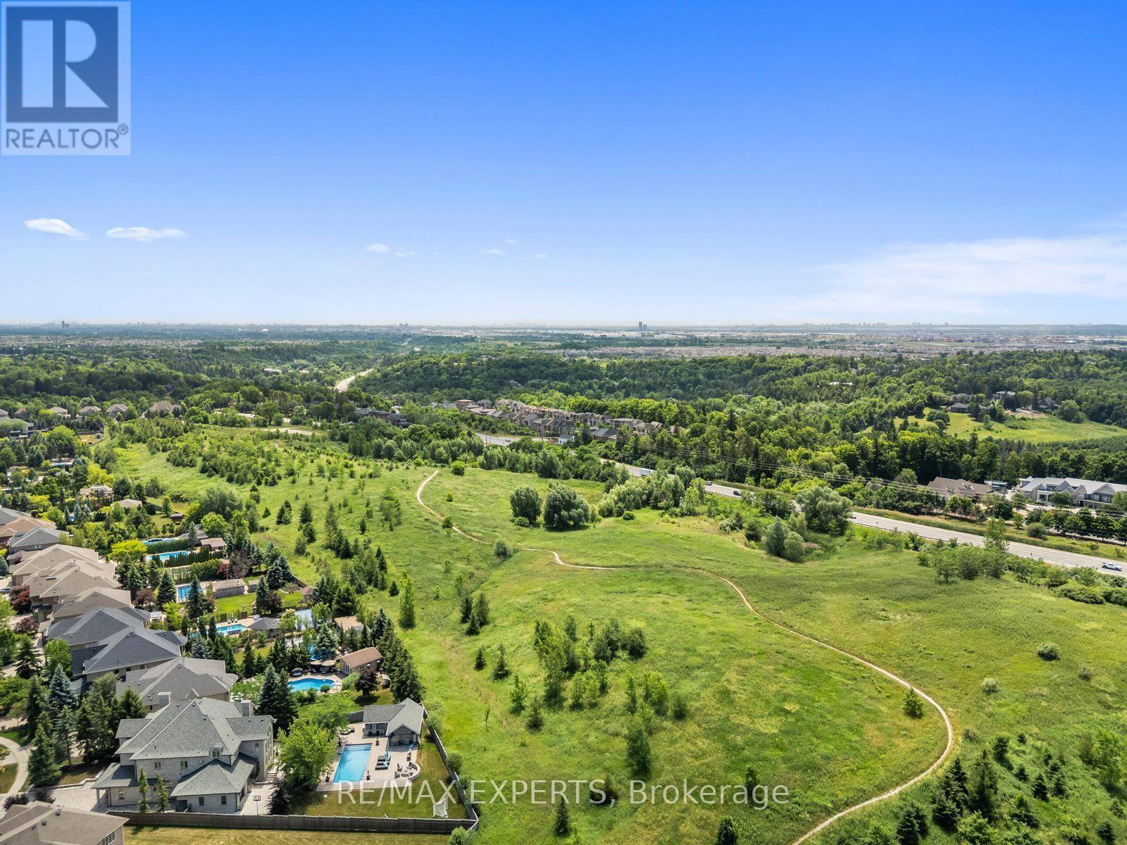 Vaughan (kleinburg), ON L0J1C0,21 RAINBOW'S END