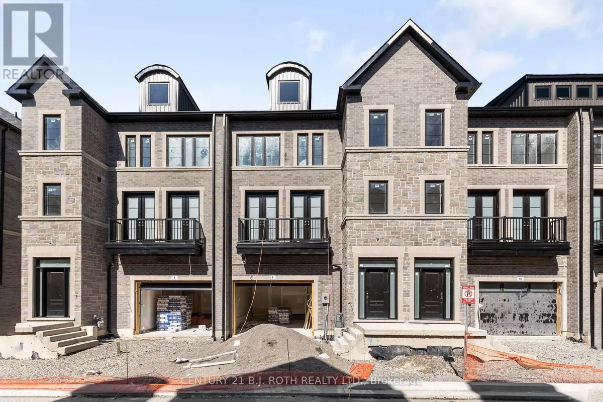 Newmarket (central Newmarket), ON L3Y1K1,260 EAGLE ST #9