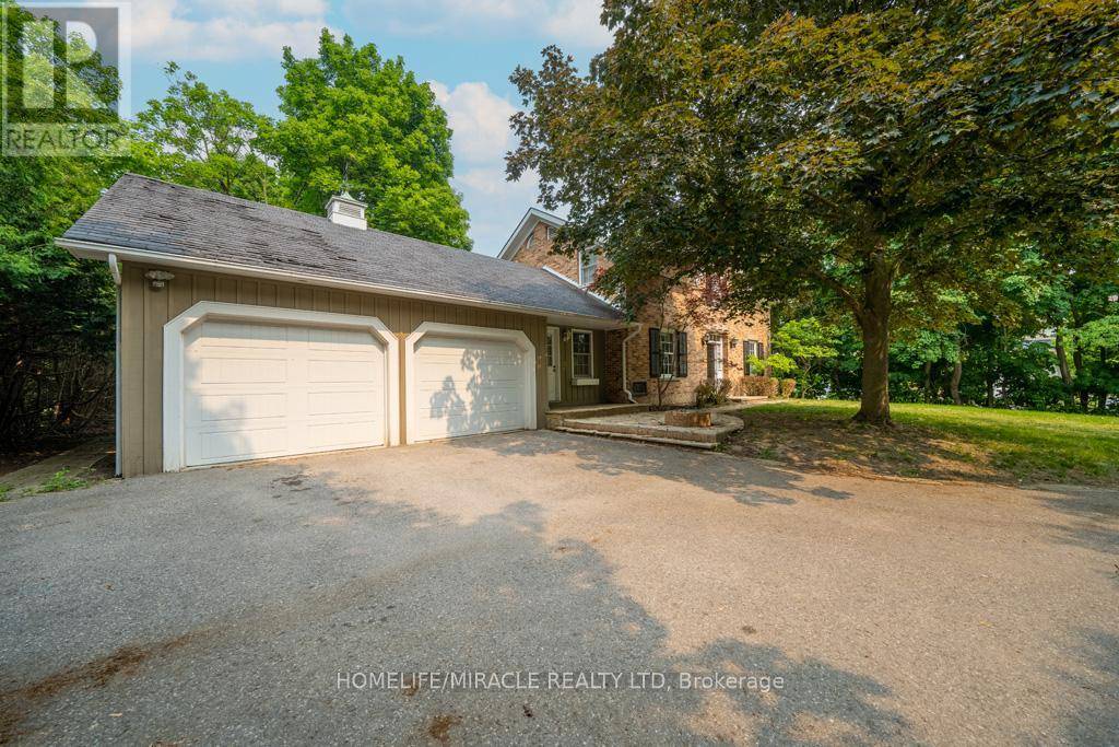 Markham (old Markham Village), ON L3P2N6,10 HOUGHTON BOULEVARD