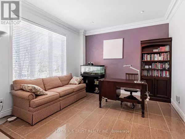 Markham (commerce Valley), ON L3T0B6,271 South Park RD #TH27