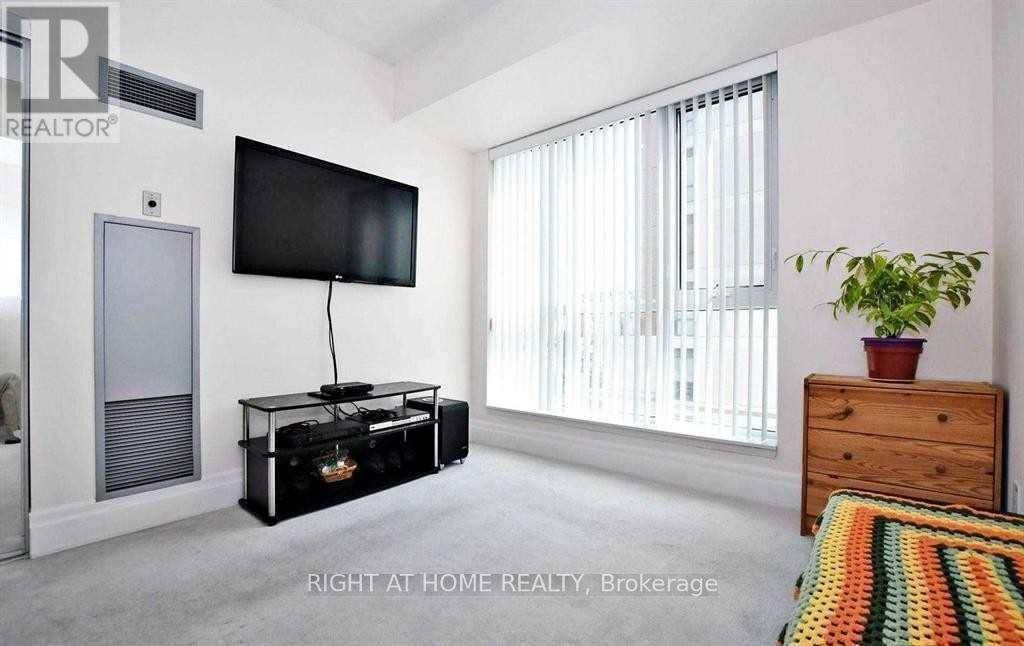 Markham (unionville), ON L6G0B7,21 Upper Duke CRES #405