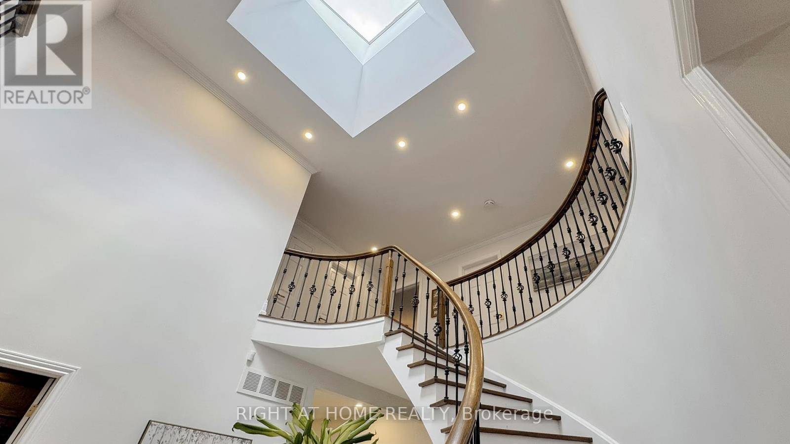 Markham (bayview Glen), ON L3T5T8,1 BRENDAN COURT
