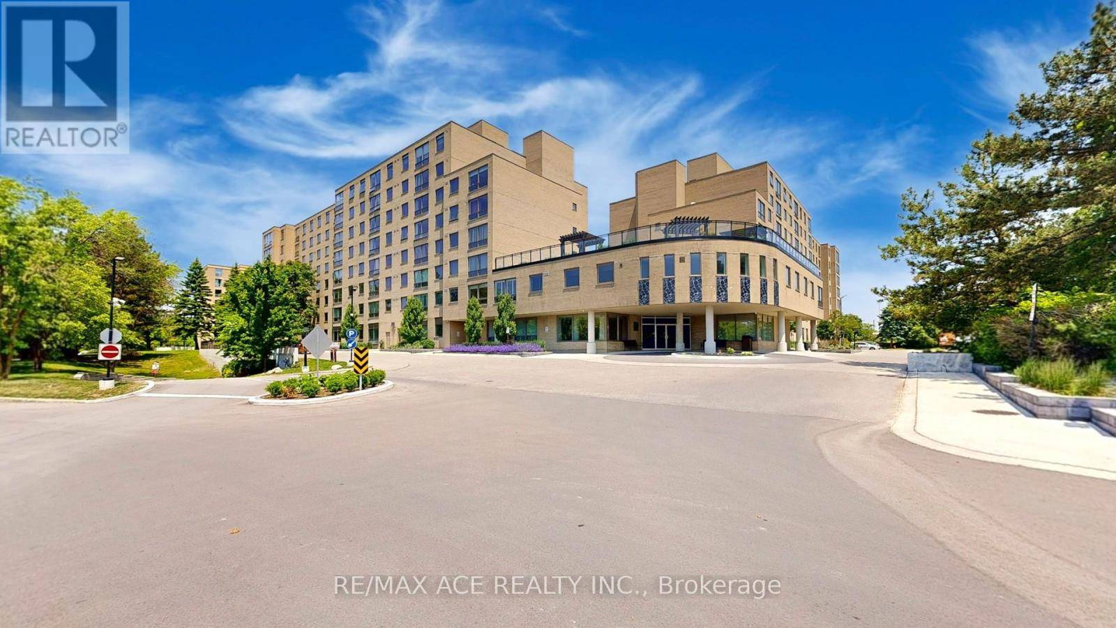 326 Major Mackenzie DR East #414, Richmond Hill (crosby), ON L4C8T4
