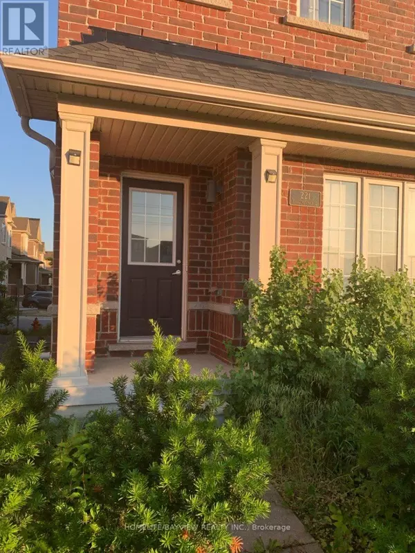 221 HARDING PARK STREET N, Newmarket (glenway Estates), ON L3Y0E3