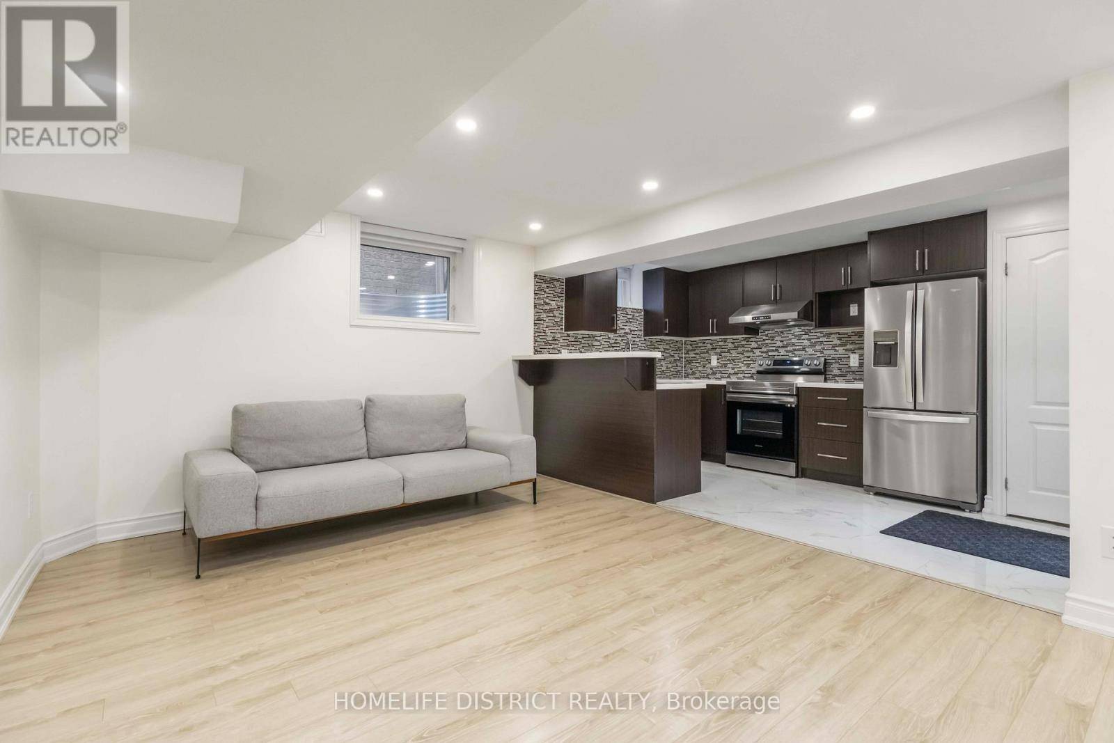 Markham (greensborough), ON L6E1L1,138 ALFRED PATERSON DRIVE