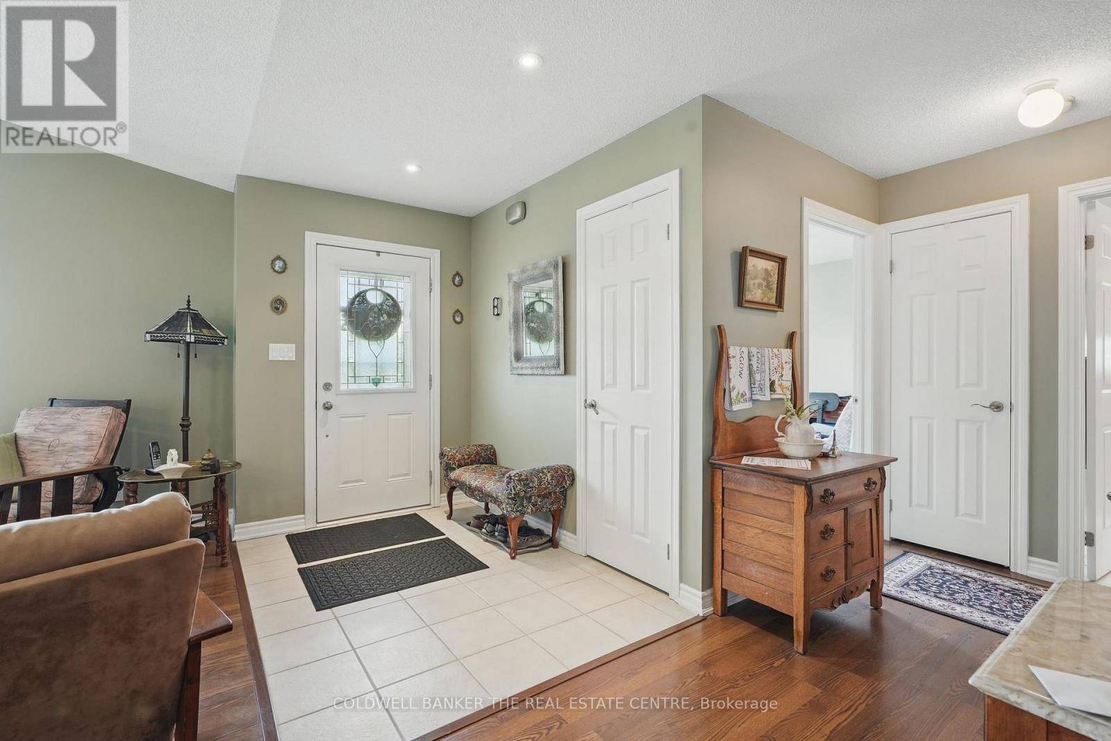 Innisfil, ON L9S1N5,15 RECREATION DRIVE