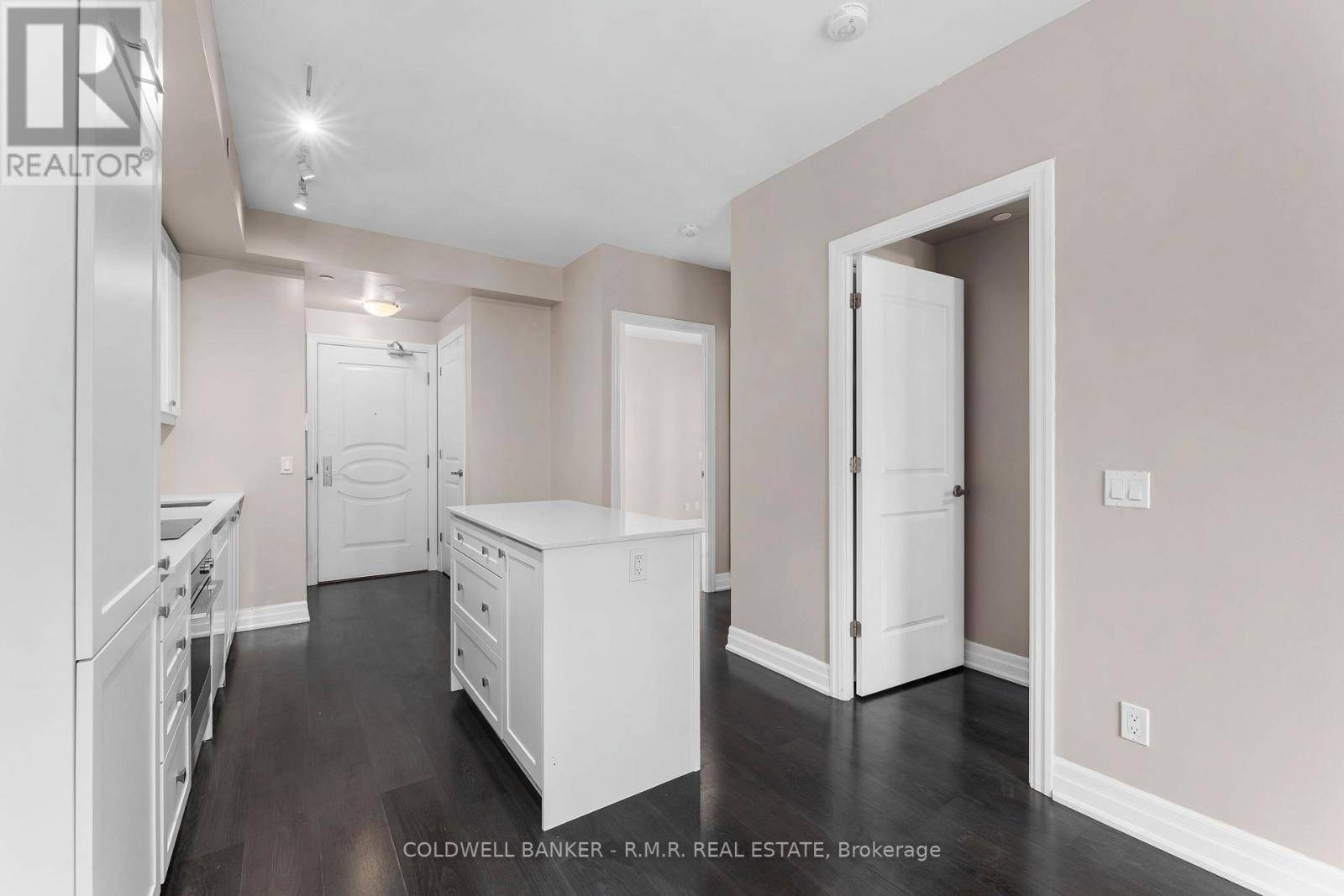 Vaughan (concord), ON L4K0L8,9085 Jane ST #404