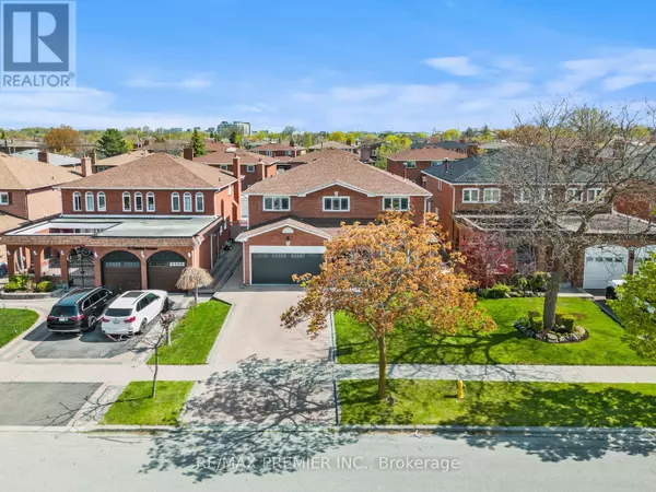 19 CLAUDIA AVENUE, Vaughan (west Woodbridge), ON L4L6S1