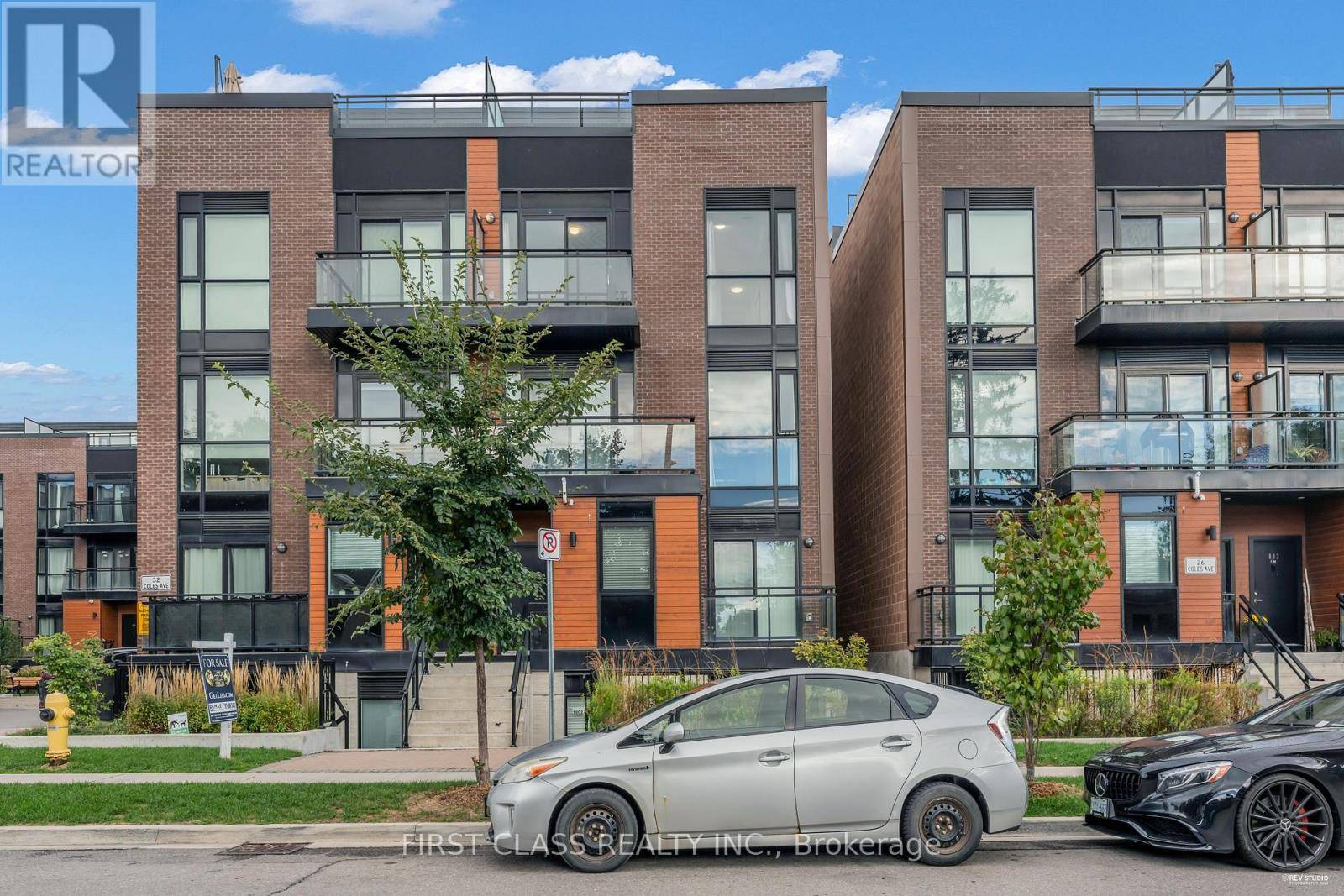 Vaughan (vaughan Grove), ON L4L0J1,32 Coles AVE #F1003