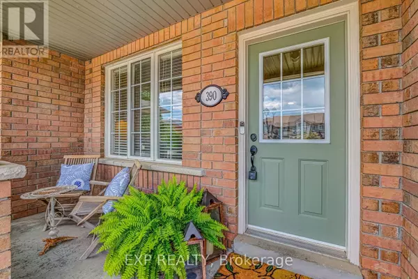 Newmarket (woodland Hill), ON L3X2R3,390 FLAGSTONE WAY