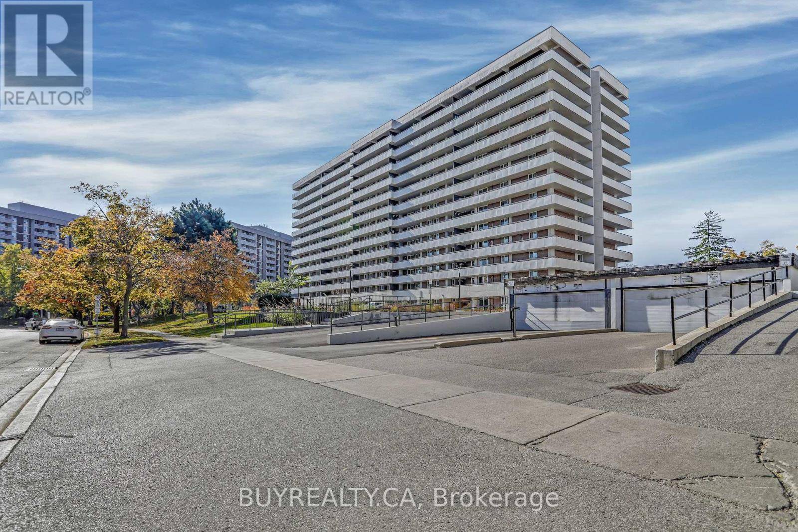 80 Inverlochy BLVD #710, Markham (royal Orchard), ON L3T4P3