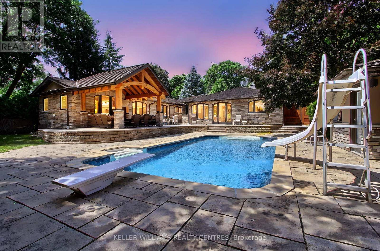 Newmarket (central Newmarket), ON L3Y1V1,176 PARK AVENUE