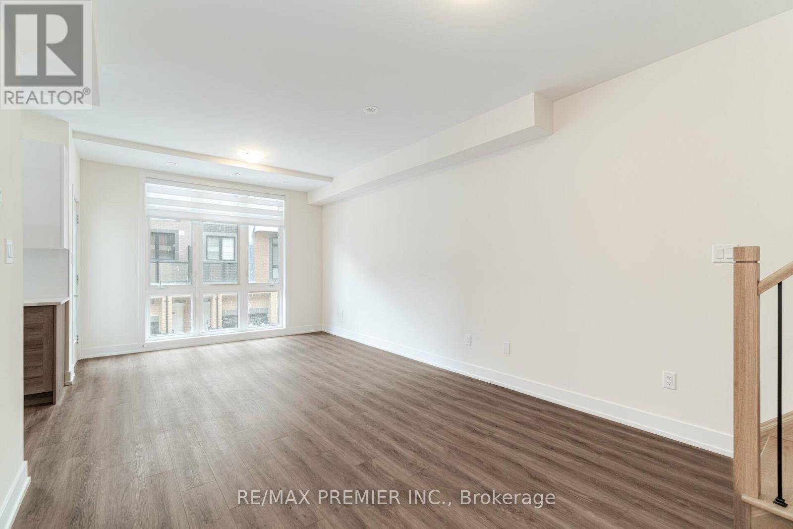 Richmond Hill (oak Ridges), ON L4E1J4,12860 Yonge ST #2