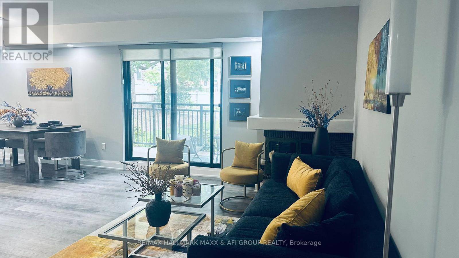 Aurora (aurora Heights), ON L4G1N8,15390 Yonge ST #201