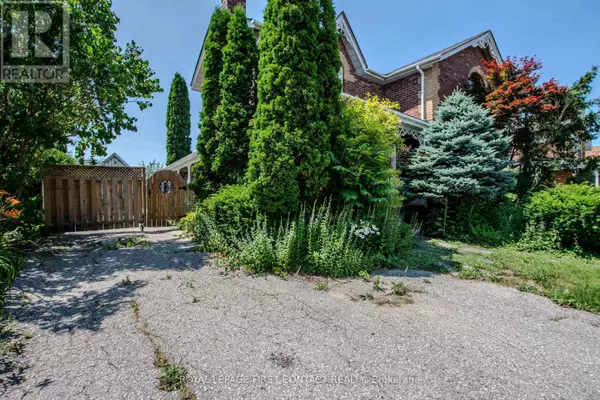 Bradford West Gwillimbury (bradford), ON L3Z1R6,220 BARRIE STREET