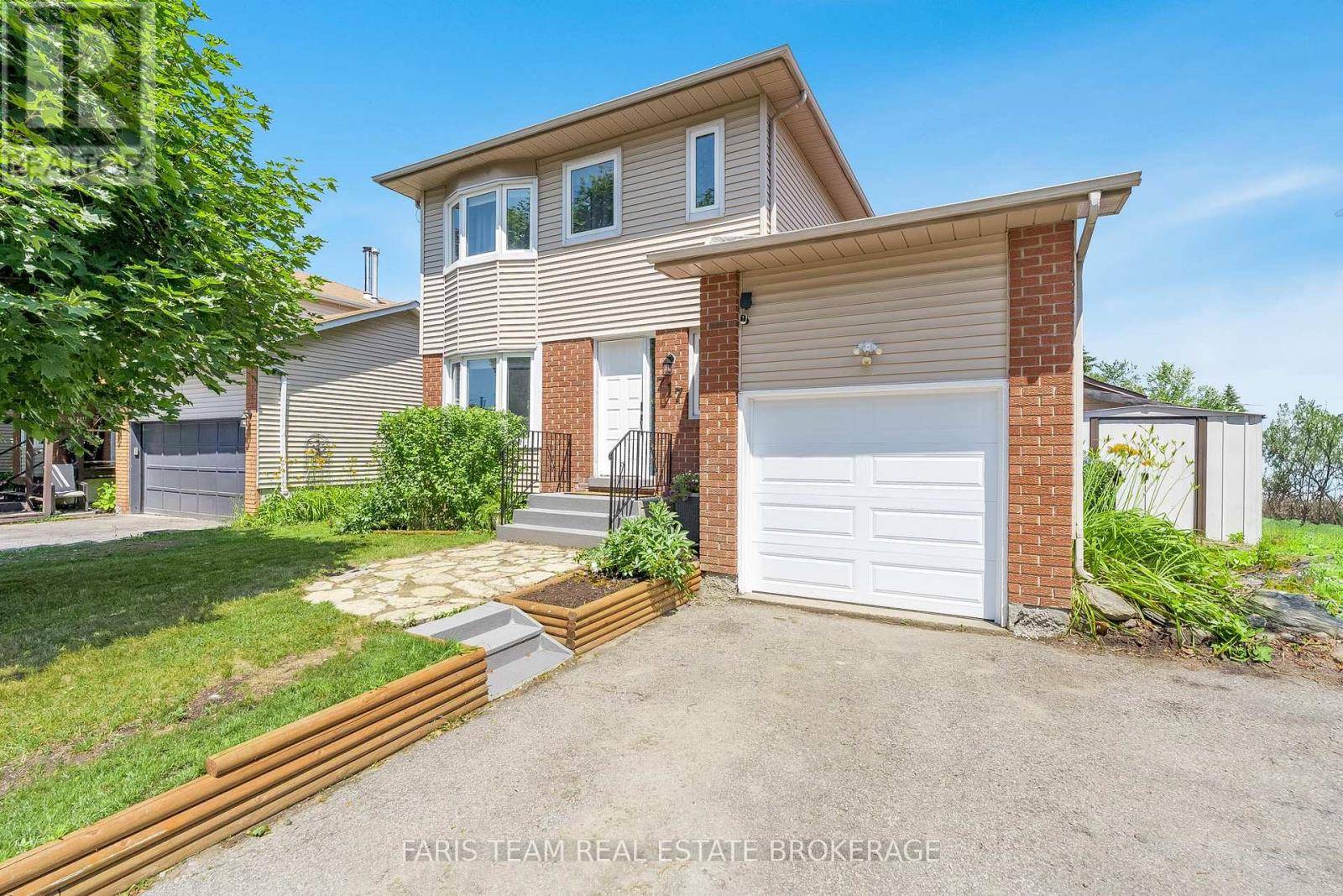 Innisfil (alcona), ON L9S2G9,717 CANDARAS STREET