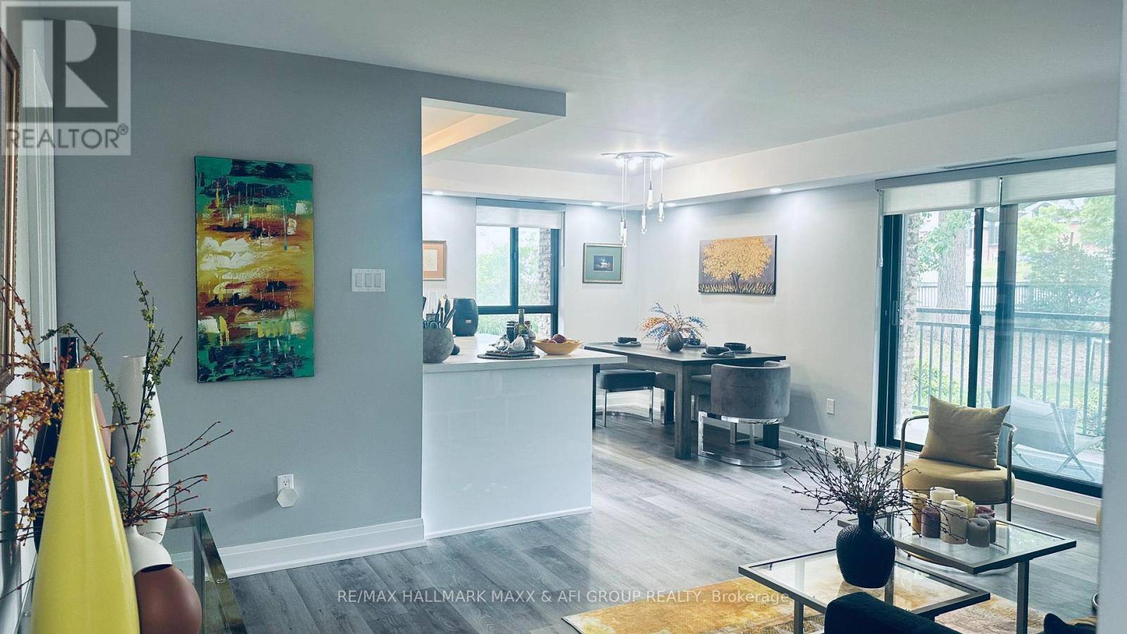 Aurora (aurora Heights), ON L4G1N8,15390 Yonge ST #201