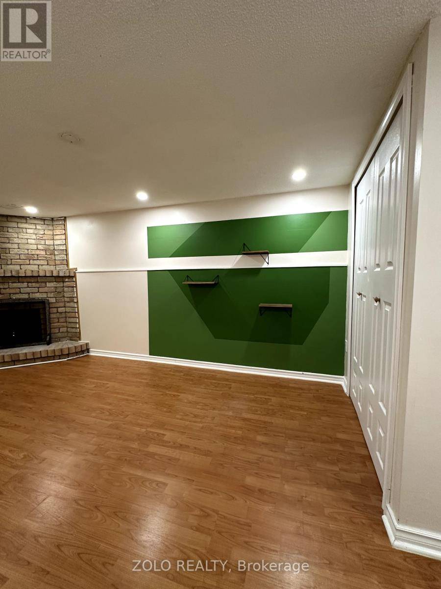 Richmond Hill (north Richvale), ON L4C5R9,21 Greenbelt CRES #Lower