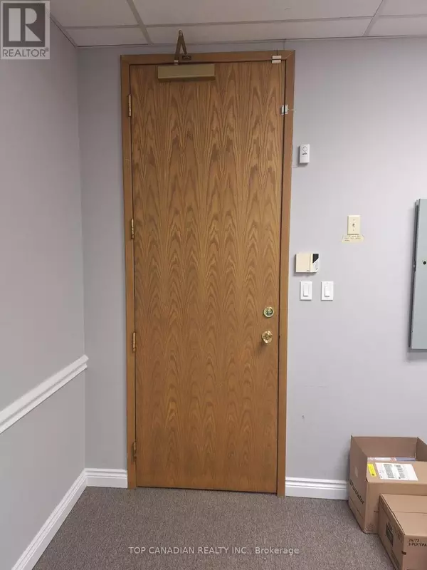 Richmond Hill (beaver Creek Business Park), ON L4B3H7,15 Wertheim CT #804