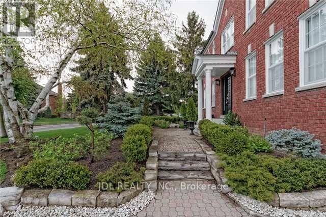 Richmond Hill (bayview Hill), ON L4B2J3,22 HILLHOLM BOULEVARD