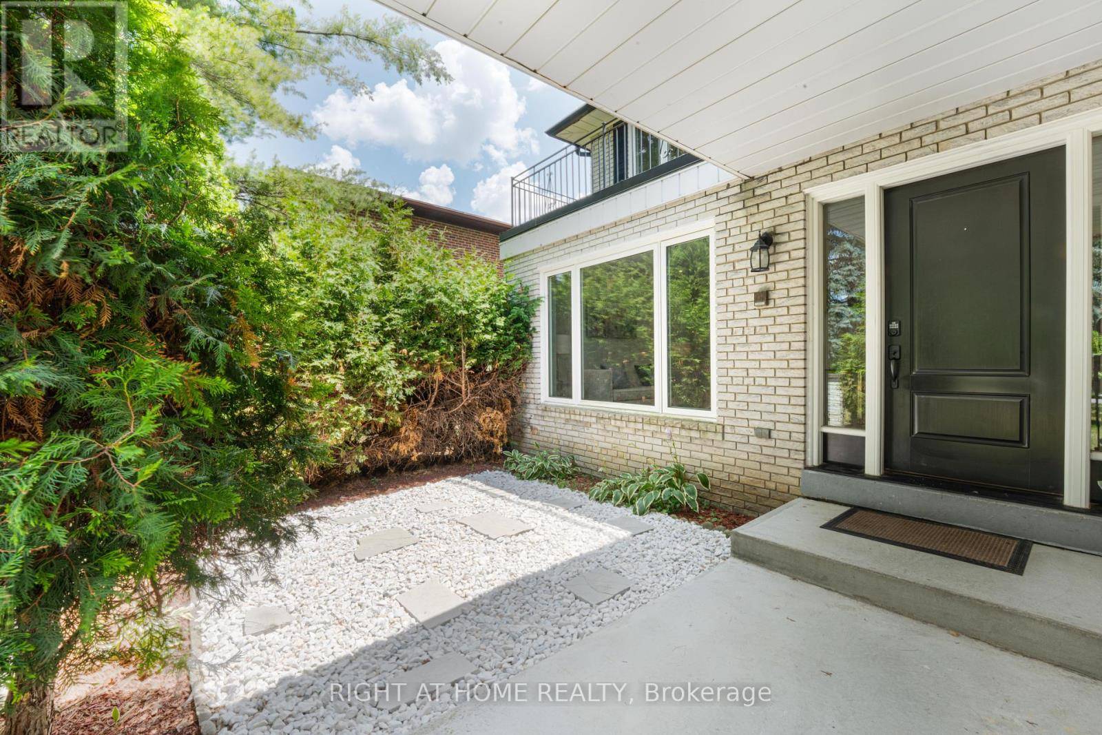 Markham (thornhill), ON L3T2N1,29 VANWOOD ROAD