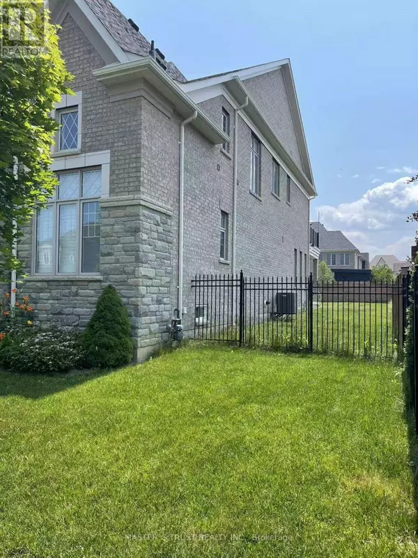 King (nobleton), ON L7B0P1,81 OLIVER EMMERSON AVENUE