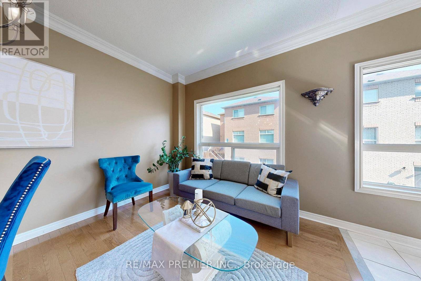 Vaughan (vellore Village), ON L6A2Z4,46 TIERRA AVENUE