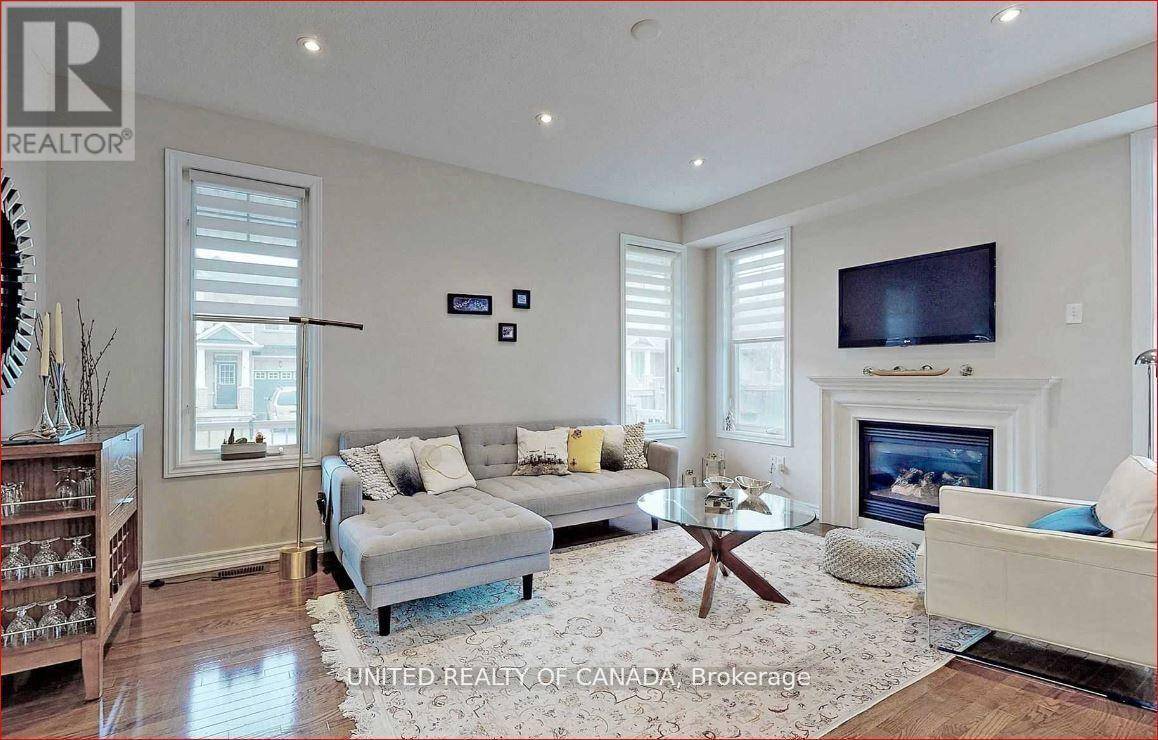 Richmond Hill (jefferson), ON L4B0C1,2 THISTLE AVENUE